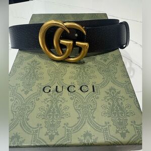 Gucci GG Marmont-style black leather belt with an antique gold buckl